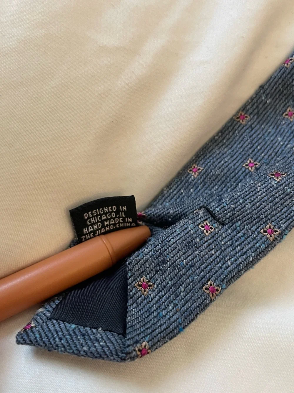 The Tie Bar Men's Navy Silk Tie with Red Medallions - Picture 7 of 7